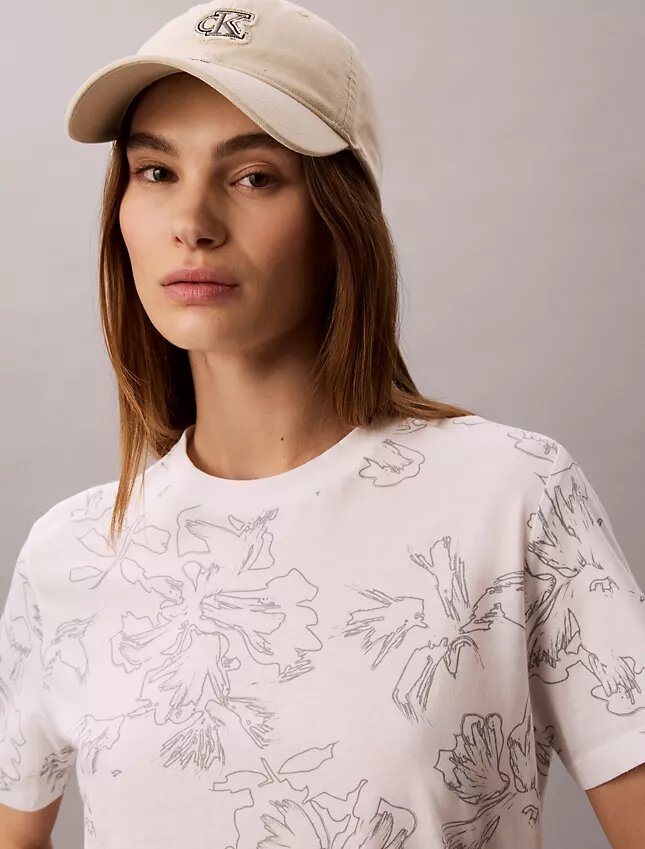 T-shirt classica con stampa floreale T-shirt classica con stampa floreale