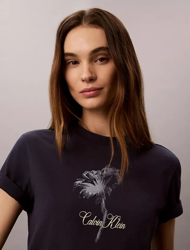 T-shirt classica con stampa floreale T-shirt classica con stampa floreale