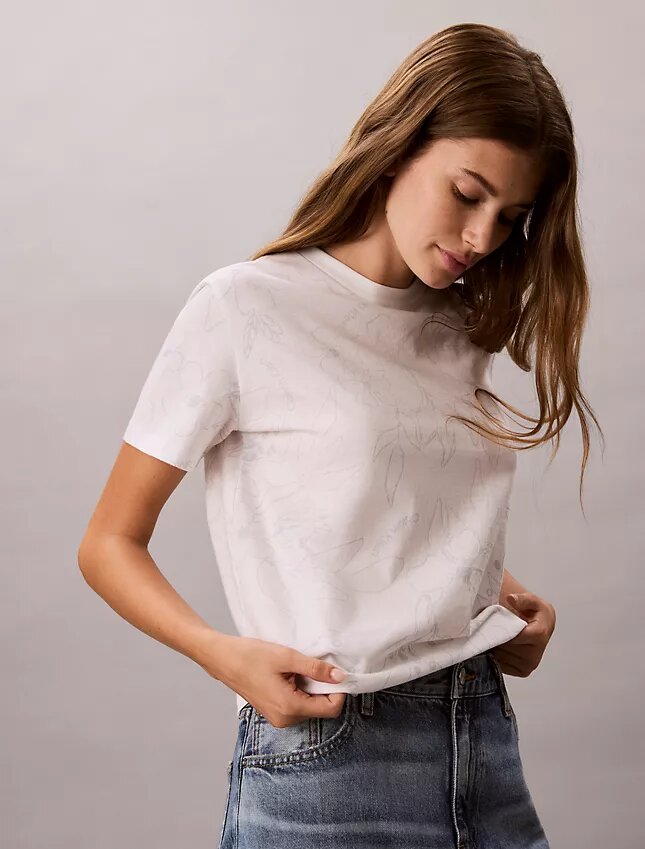 T-shirt classica con stampa floreale T-shirt classica con stampa floreale