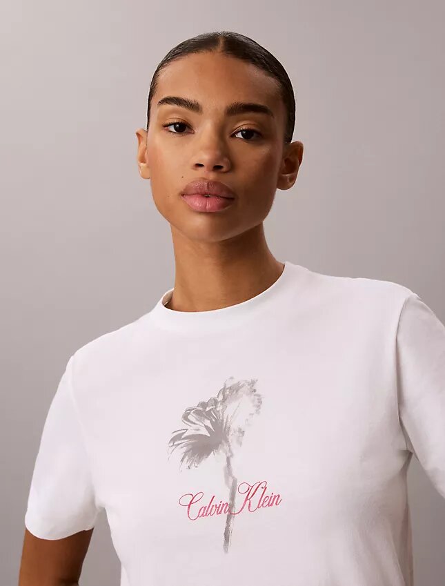 T-shirt classica con stampa floreale T-shirt classica con stampa floreale