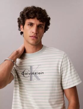 T-shirt comoda a righe con Monogram