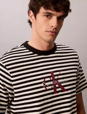 T-shirt comoda a righe con Monogram