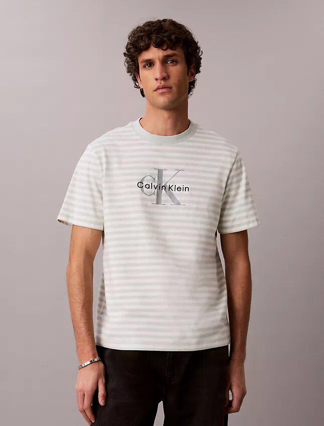 T-shirt comoda a righe con Monogram T-shirt comoda a righe con Monogram