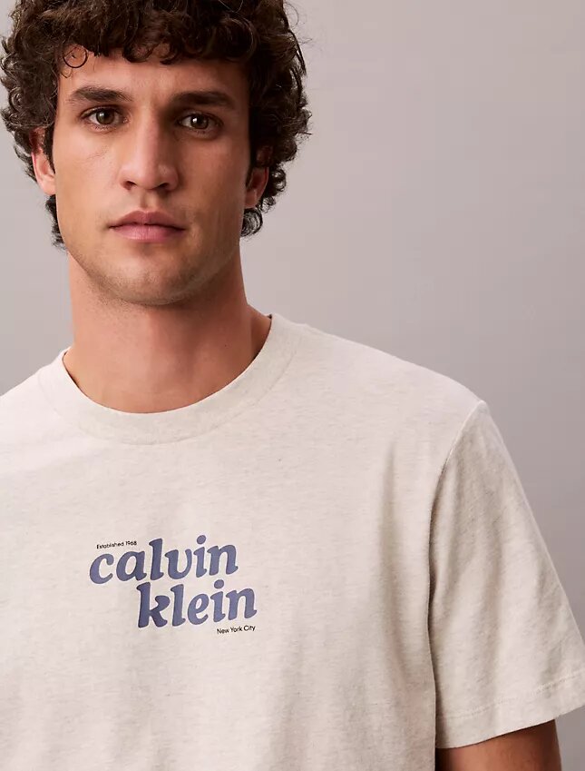 T-shirt comoda con grafica del logo 1989 T-shirt comoda con grafica del logo 1989
