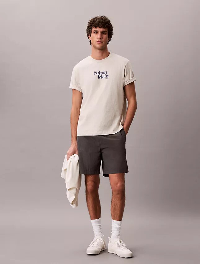 T-shirt comoda con grafica del logo 1989 T-shirt comoda con grafica del logo 1989