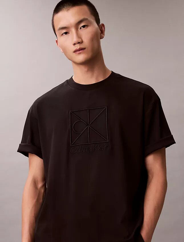 T-shirt comoda con logo T-shirt comoda con logo