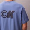 T-shirt comoda con logo grafico in piqué rinfrescante T-shirt comoda con logo grafico in piqué rinfrescante