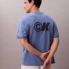T-shirt comoda con logo grafico in piqué rinfrescante T-shirt comoda con logo grafico in piqué rinfrescante