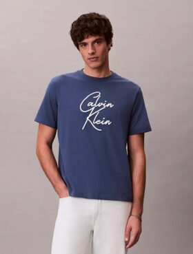 T-shirt comoda con logo in script
