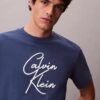 T-shirt comoda con logo in script