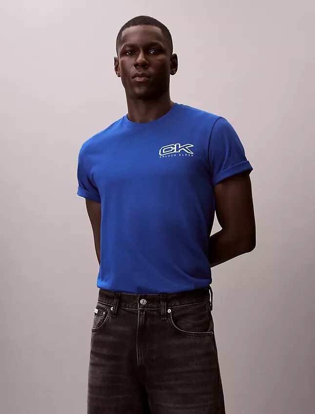T-shirt comoda con logo Monogram metallico T-shirt comoda con logo Monogram metallico