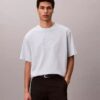 T-shirt comoda con logo ricamato T-shirt comoda con logo ricamato