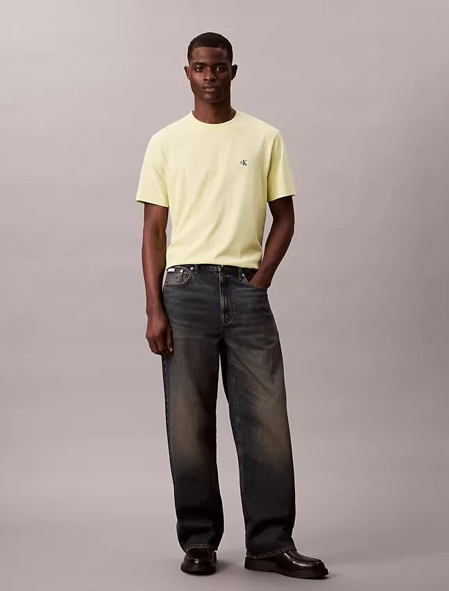 T-shirt comoda con Monogram ricamato T-shirt comoda con Monogram ricamato