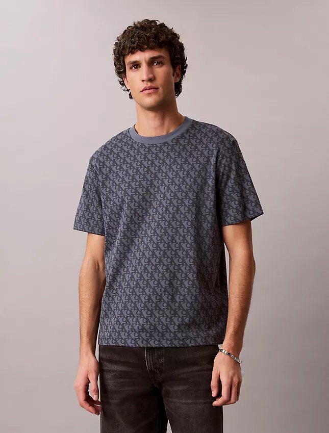 T-shirt comoda con Monogram su tutta la superficie T-shirt comoda con Monogram su tutta la superficie