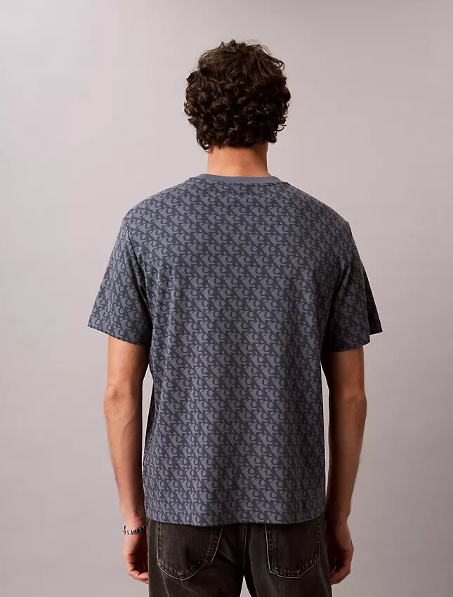T-shirt comoda con Monogram su tutta la superficie T-shirt comoda con Monogram su tutta la superficie