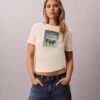 T-shirt con logo grafico a forma di palma T-shirt con logo grafico a forma di palma