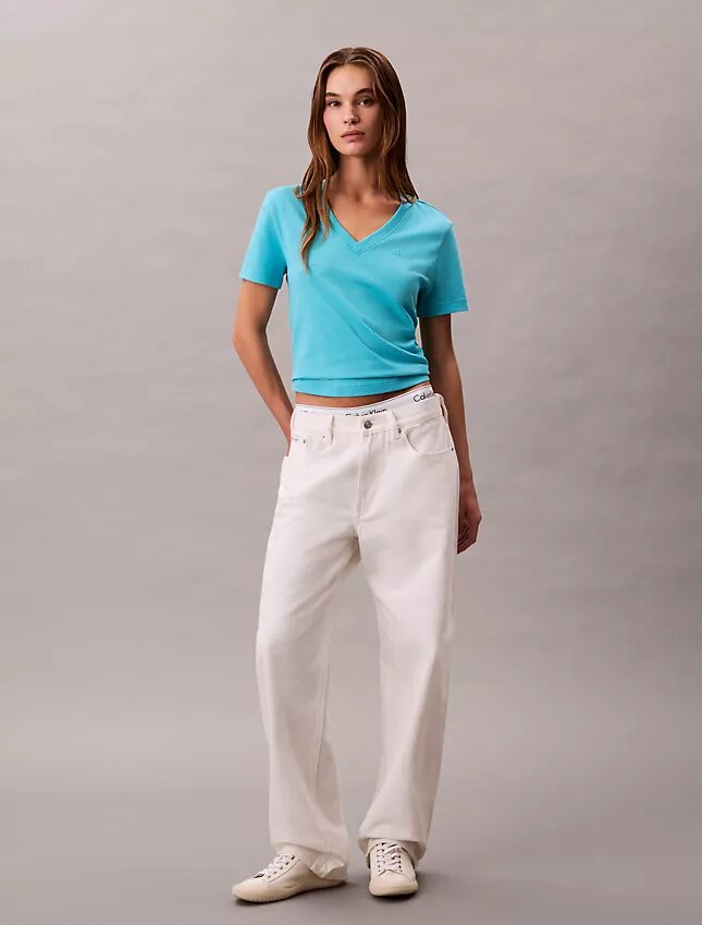 T-shirt con scollo a V e Monogram T-shirt con scollo a V e Monogram