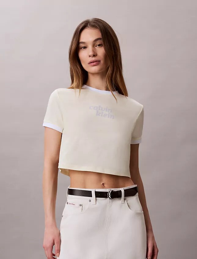 T-shirt corta con bordo a ringu e grafica con logo T-shirt corta con bordo a ringu e grafica con logo