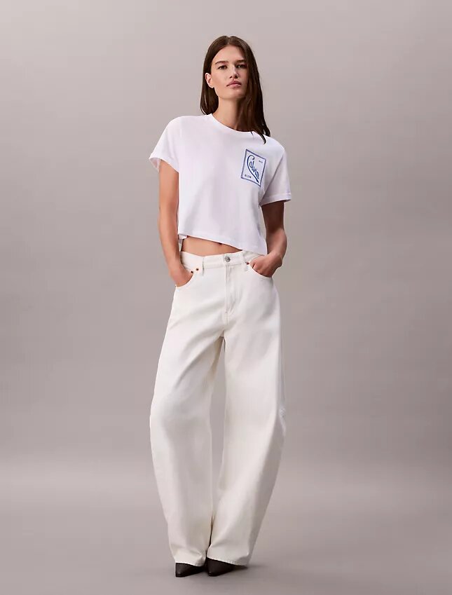 T-shirt corta squadrata con logo in script T-shirt corta squadrata con logo in script