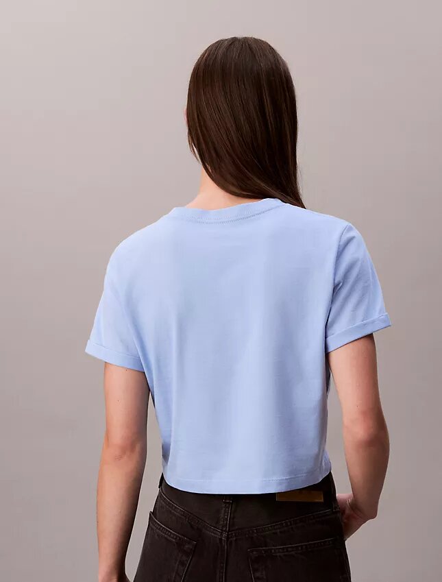 T-shirt corta squadrata con logo in script T-shirt corta squadrata con logo in script