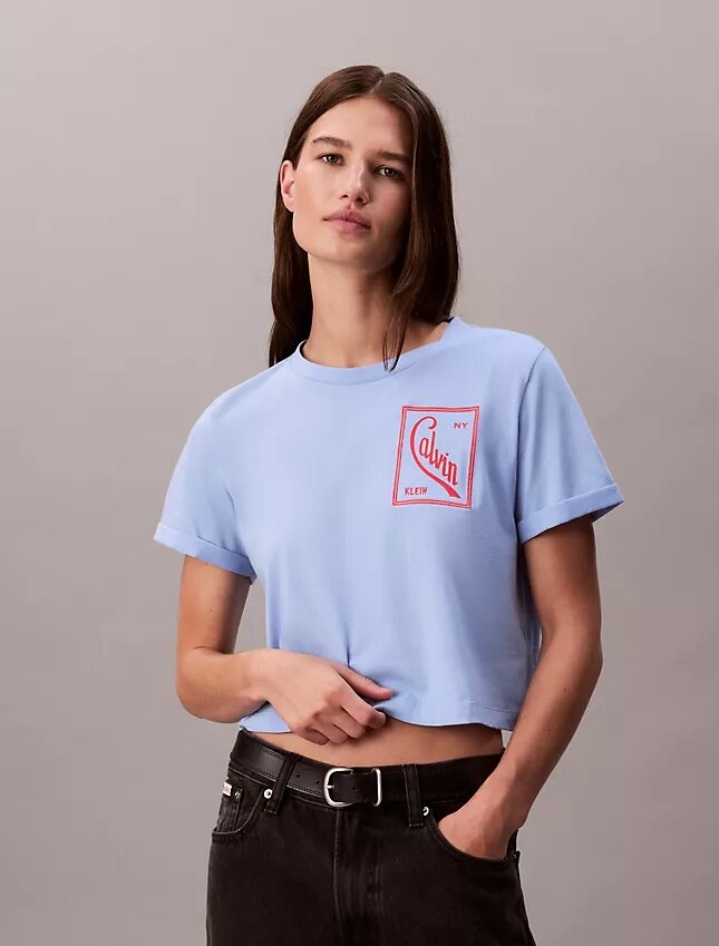 T-shirt corta squadrata con logo in script T-shirt corta squadrata con logo in script