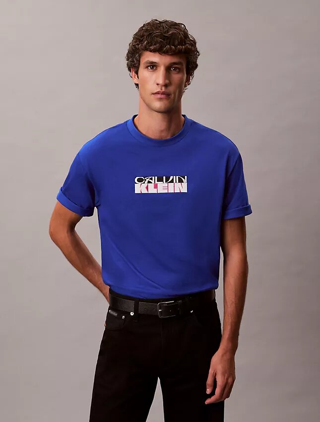 T-shirt dal taglio comodo con logo a blocchi T-shirt dal taglio comodo con logo a blocchi