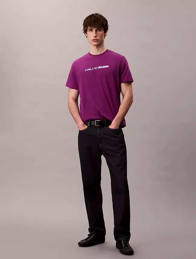 T-shirt dal taglio comodo con logo in evidenza T-shirt dal taglio comodo con logo in evidenza