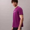 T-shirt dal taglio comodo con logo in evidenza T-shirt dal taglio comodo con logo in evidenza