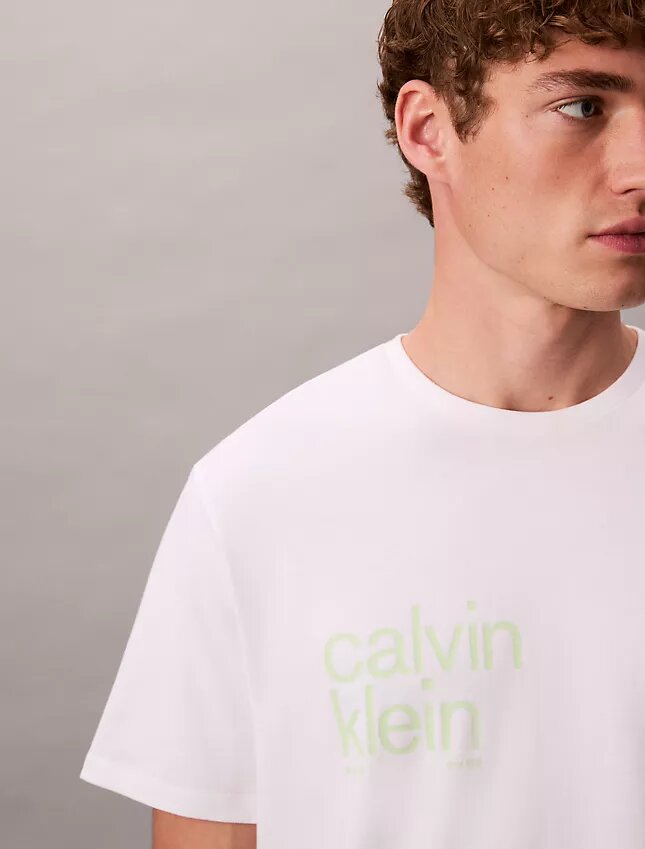 T-shirt dalla linea morbida con grafica circolare T-shirt dalla linea morbida con grafica circolare