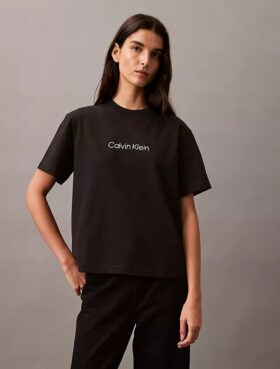 T-shirt girocollo dal taglio ampio con logo standard T-shirt girocollo dal taglio ampio con logo standard