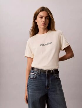 T-shirt girocollo dal taglio ampio con logo standard T-shirt girocollo dal taglio ampio con logo standard