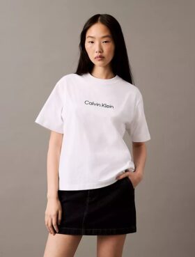 T-shirt girocollo dal taglio ampio con logo standard T-shirt girocollo dal taglio ampio con logo standard