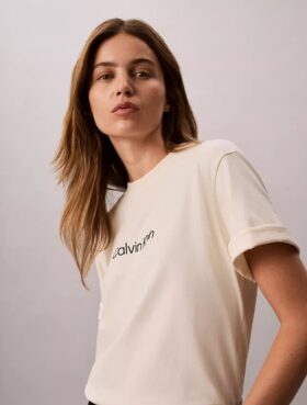 T-shirt girocollo dal taglio ampio con logo standard T-shirt girocollo dal taglio ampio con logo standard