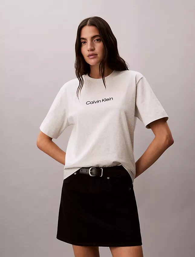 T-shirt girocollo dal taglio ampio con logo standard T-shirt girocollo dal taglio ampio con logo standard