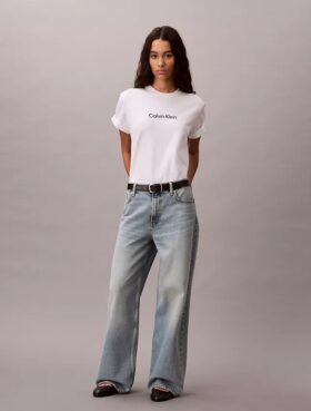 T-shirt girocollo dal taglio ampio con logo standard T-shirt girocollo dal taglio ampio con logo standard