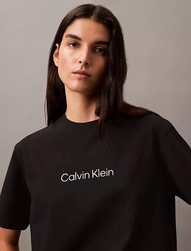T-shirt girocollo dal taglio ampio con logo standard T-shirt girocollo dal taglio ampio con logo standard