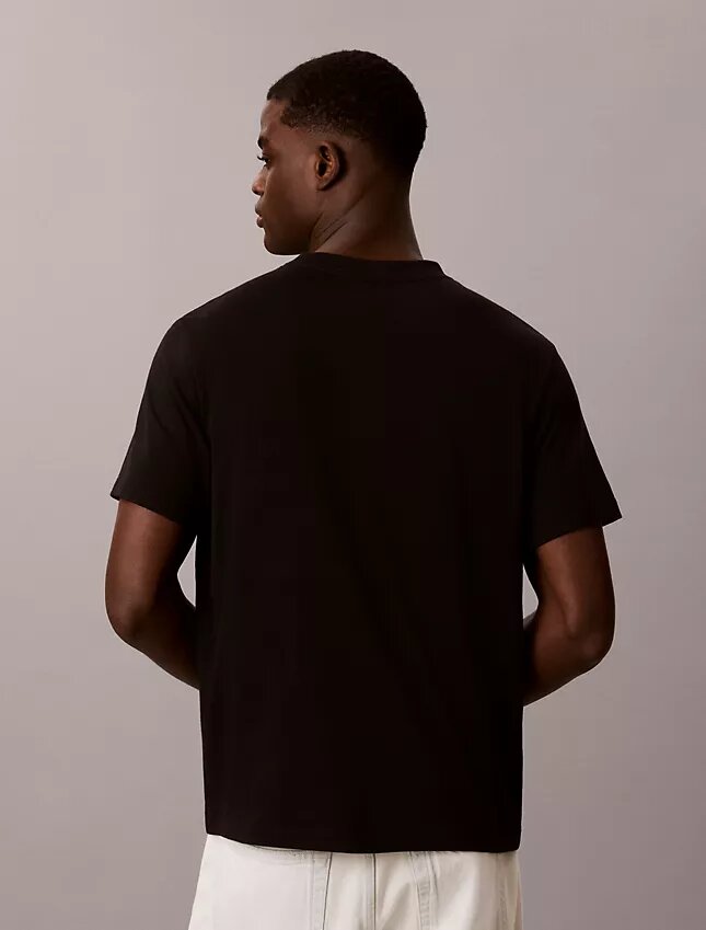 T-shirt semplice con logo Pride T-shirt semplice con logo Pride