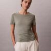 T-shirt slim con arricciature