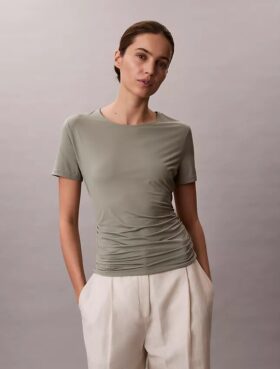 T-shirt slim con arricciature