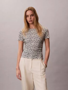 T-shirt slim con arricciature