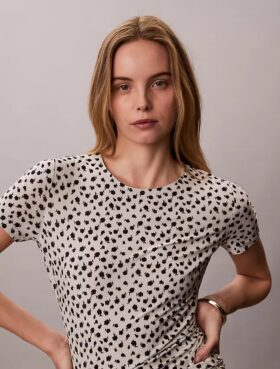 T-shirt slim con arricciature