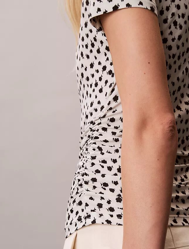 T-shirt slim con arricciature T-shirt slim con arricciature