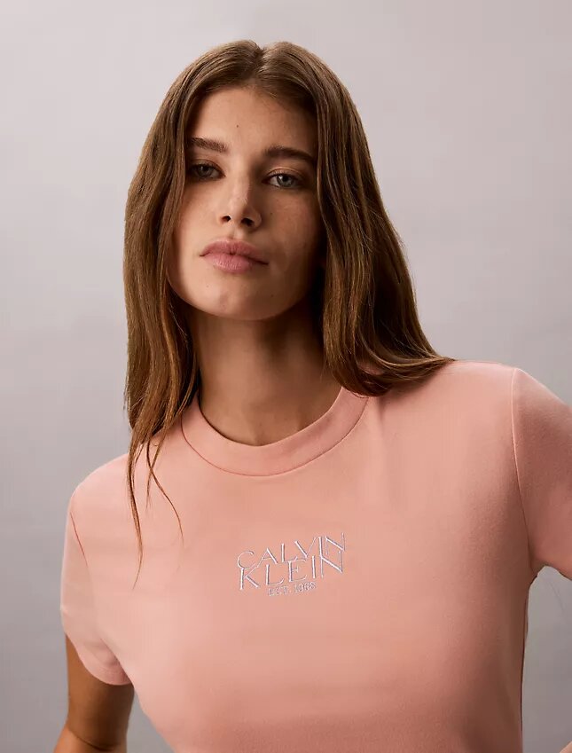 T-shirt slim con grafica del logo T-shirt slim con grafica del logo