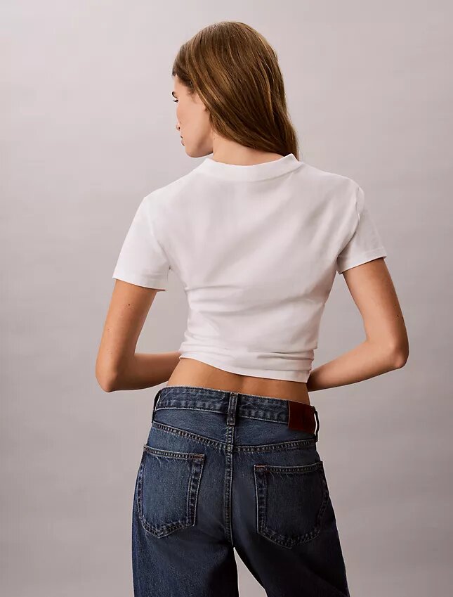 T-shirt slim con grafica del logo T-shirt slim con grafica del logo