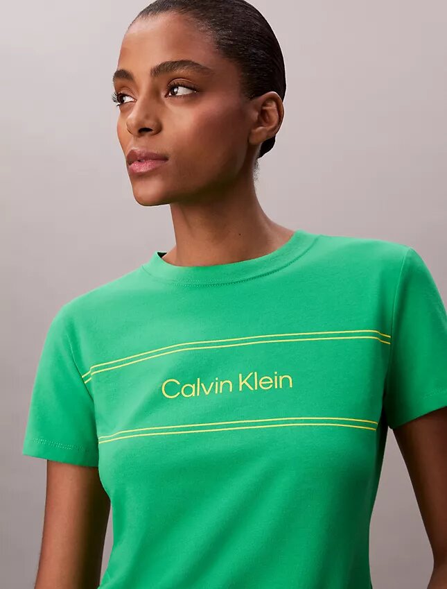 T-shirt slim con logo a strisce T-shirt slim con logo a strisce
