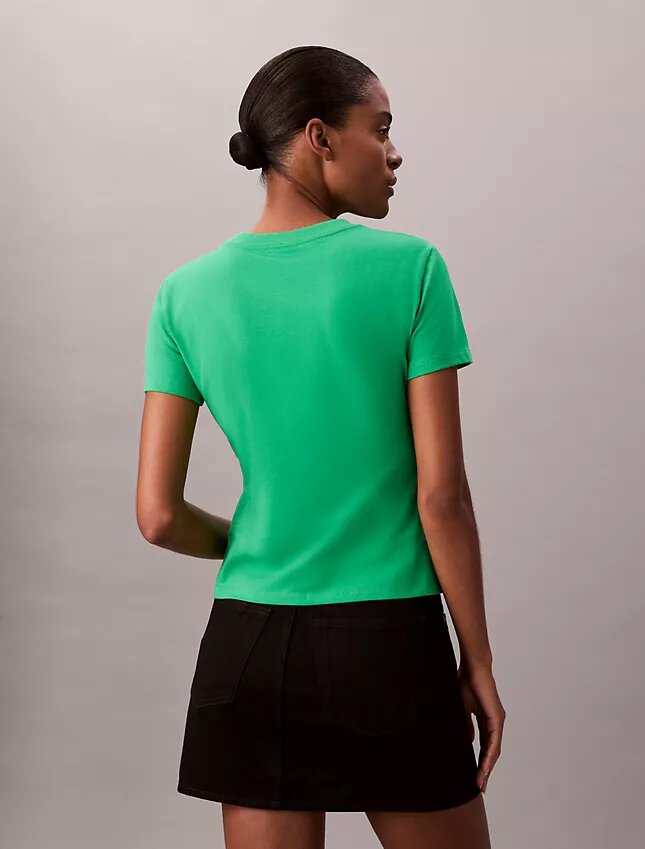T-shirt slim con logo a strisce T-shirt slim con logo a strisce