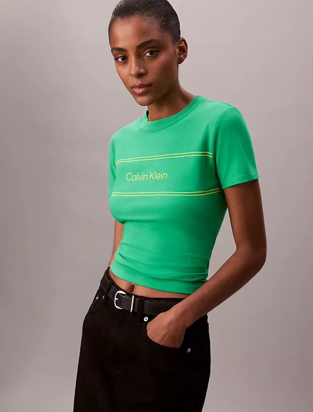 T-shirt slim con logo a strisce T-shirt slim con logo a strisce