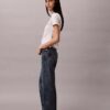 T-shirt slim con logo floreale T-shirt slim con logo floreale
