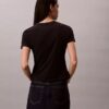 T-shirt slim con logo floreale T-shirt slim con logo floreale