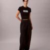 T-shirt slim con logo grafico a contrasto T-shirt slim con logo grafico a contrasto